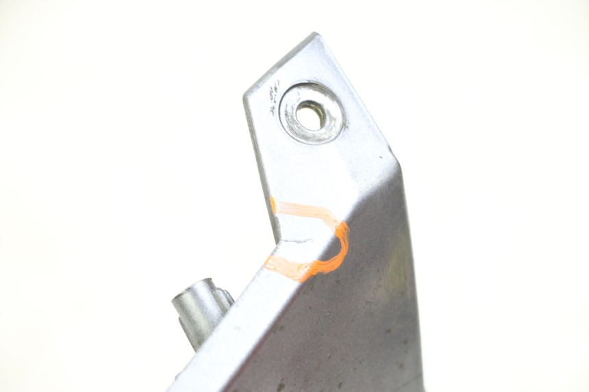 photo de SOTTOPEDANA SINISTRA PEUGEOT BELVILLE 125 (2017 - 2021) - Dettaglio del componente