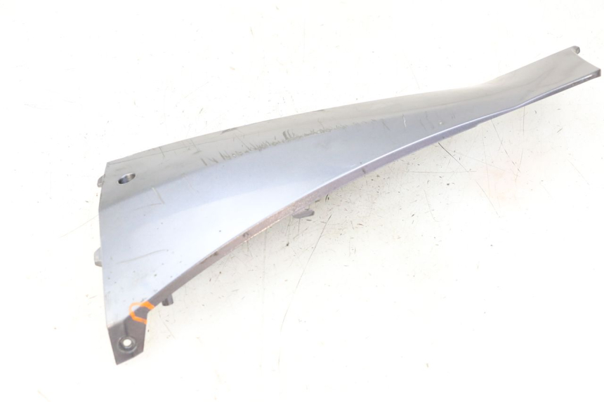 photo de SOTTOPEDANA SINISTRA PEUGEOT BELVILLE 125 (2017 - 2021) - Altra vista dell'articolo