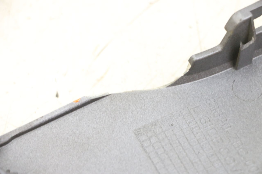 photo de SOTTOPEDANA SINISTRA PEUGEOT BELVILLE 125 (2017 - 2021) - Vista d'insieme del prodotto