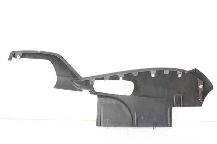 photo de SOTTOPEDANA SINISTRA PEUGEOT SATELIS COMPRESSOR K15 125 (2006 - 2009) - Primo piano tecnico