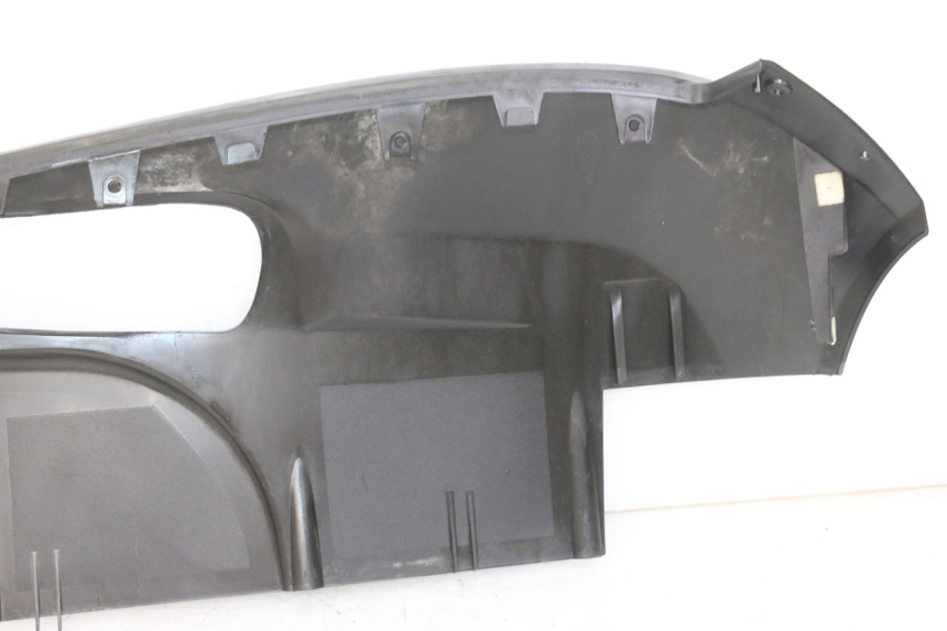 photo de SOTTOPEDANA SINISTRA PEUGEOT SATELIS COMPRESSOR K15 125 (2006 - 2009) - Dettagli dei punti di fissaggio