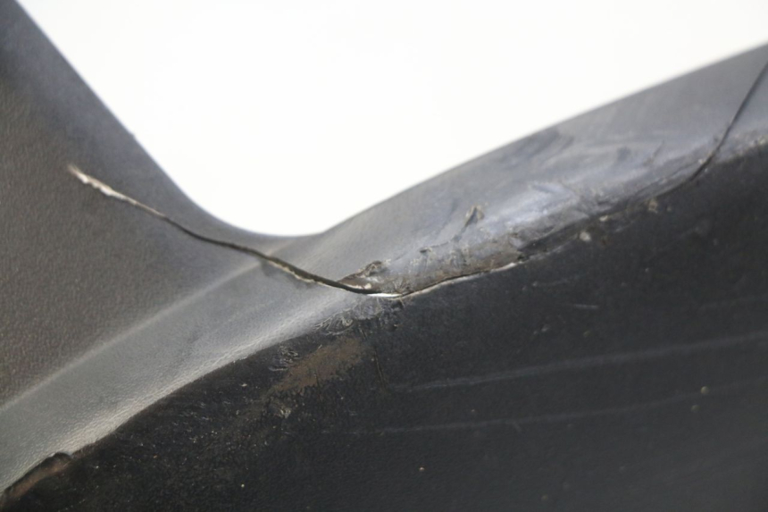 photo de BASSO DELLA SCATOLA SINISTRA PEUGEOT SATELIS 125 (2010 - 2012) - Dettaglio del componente