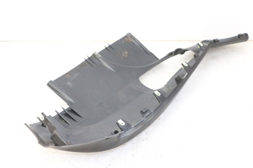 photo de SOTTOPEDANA SINISTRA PEUGEOT SATELIS 125 (2013 - 2018) - Dettaglio del componente