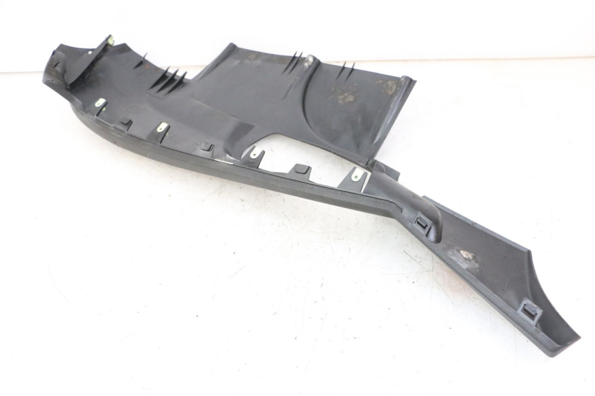 photo de SOTTOPEDANA SINISTRA PEUGEOT SATELIS 125 (2013 - 2018) - Zoom sullo stato d'uso