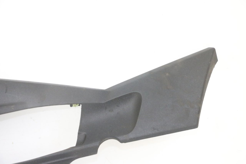 photo de SOTTOPEDANA SINISTRA PEUGEOT SATELIS 125 (2013 - 2018) - Caratteristiche distintive