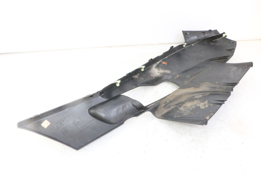 photo de SOTTOPEDANA SINISTRA PEUGEOT SATELIS 125 (2013 - 2018) - Vista d'insieme del prodotto