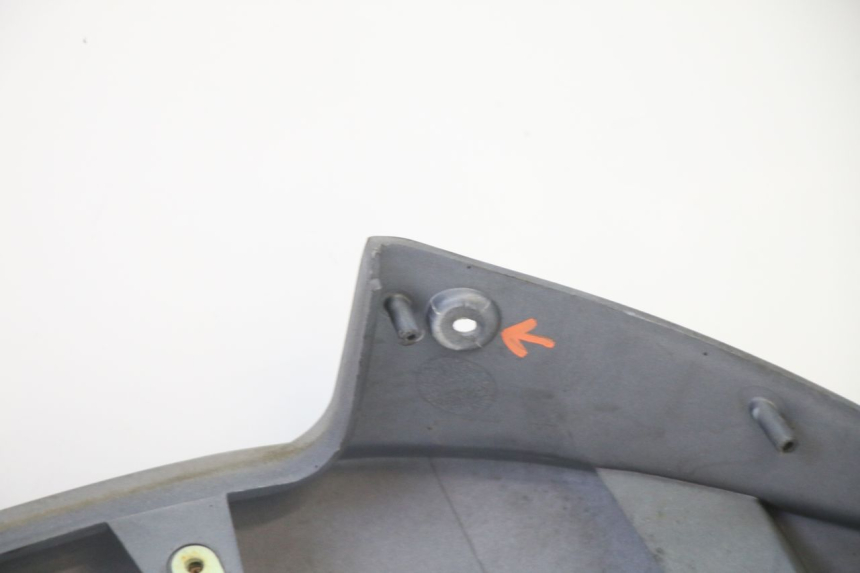 photo de SOTTOPEDANA SINISTRA PEUGEOT SATELIS 250 (2006 - 2012) - Stato della superficie e materiale