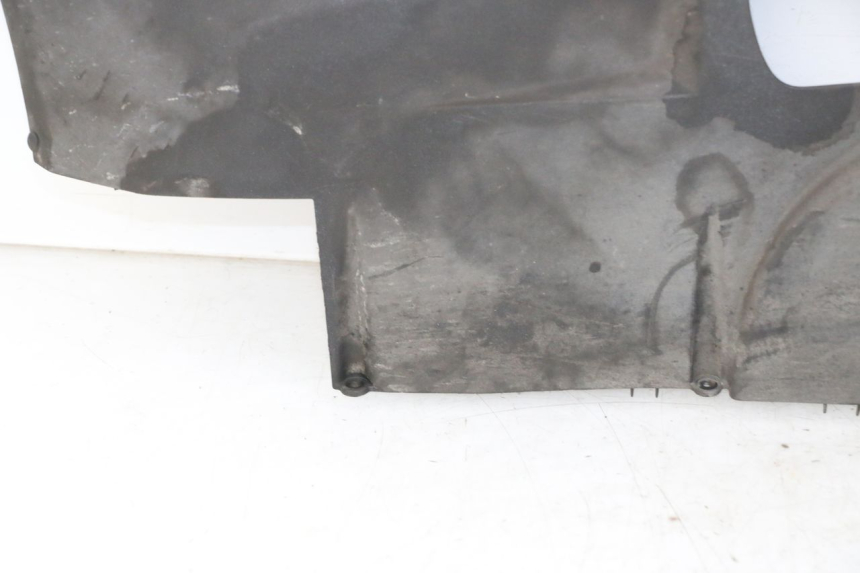 photo de SOTTOPEDANA SINISTRA PEUGEOT SATELIS 125 (2013 - 2018) - Caratteristiche distintive