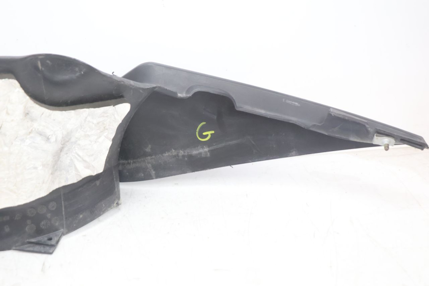 photo de SOTTOPEDANA SINISTRA CAN-AM SPYDER RS 1000 (2008 - 2012) - Stato della superficie e materiale