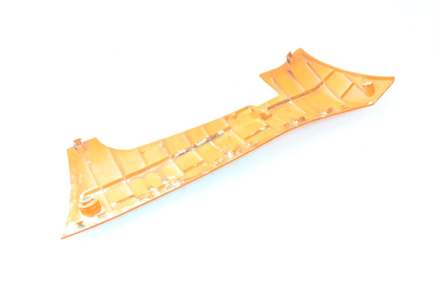 photo de SOTTOPEDANA SINISTRA PEUGEOT STREETZONE 2T 50 (2014 - 2019) - Dettaglio del componente