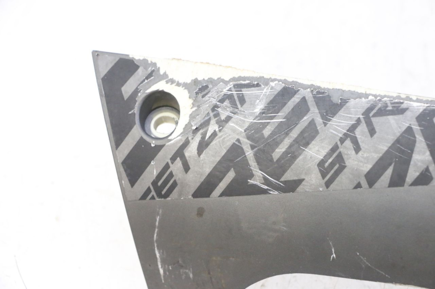 photo de SOTTOPEDANA SINISTRA PEUGEOT STREETZONE I NAKED 2T 50 (2018 - 2020) - Ricambio usato controllato