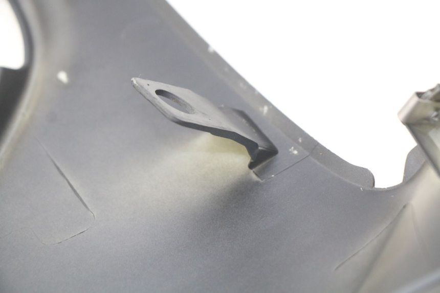 photo de BASSO DELLA SCATOLA SINISTRA APRILIA SXR 50 (2021 - 2023) - Dettaglio del componente