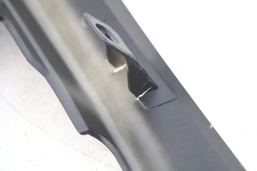 photo de BASSO DELLA SCATOLA SINISTRA APRILIA SXR 50 (2021 - 2023) - Zoom sullo stato d'uso