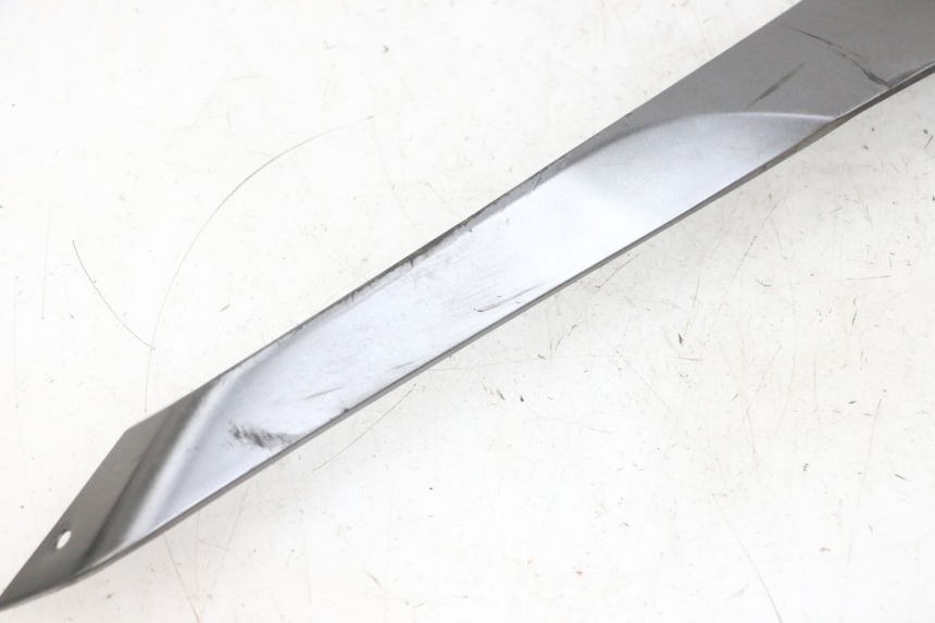 photo de SOTTOPEDANA SINISTRA YAMAHA TRICITY 300 (2020 - 2024) - Altra vista dell'articolo