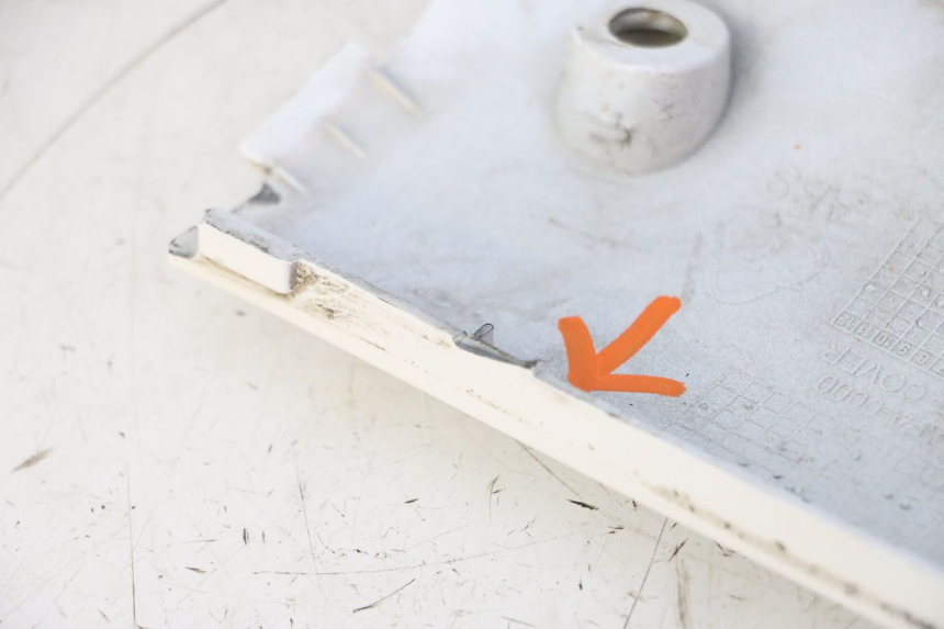 photo de SOTTOPEDANA SINISTRA PEUGEOT TWEET PRO CARGO 50 (2018 - 2022) - Dettagli dei punti di fissaggio