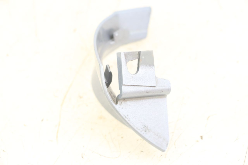 photo de SOTTOPEDANA SINISTRA PIAGGIO VESPA PRIMAVERA 4T 50 (2021 - 2024) - Zoom sullo stato d'uso