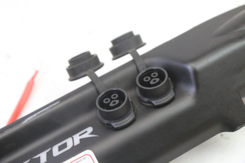 photo de PARTE INFERIORE SINISTRA DEL TELAIO DUALTRON VICTOR LIMITED 1 - Primo piano tecnico