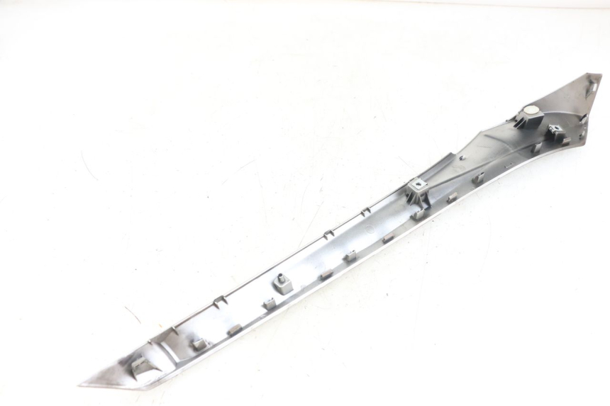 photo de BASSO DELLA SCATOLA SINISTRA YAMAHA XMAX X-MAX ABS 125 (2017 - 2020) - Altra angolazione