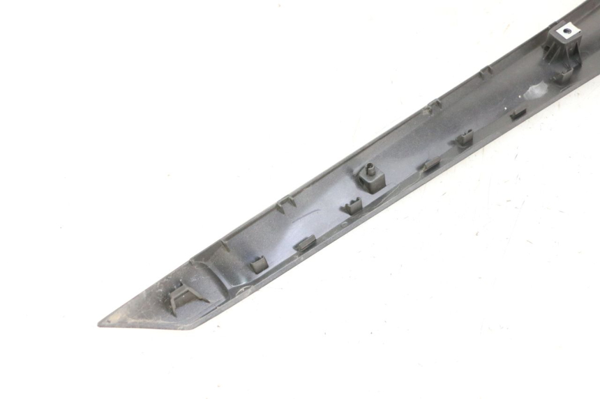 photo de SOTTOPEDANA SINISTRA YAMAHA XMAX X-MAX 125 (2021 - 2025) - Zoom sullo stato d'uso