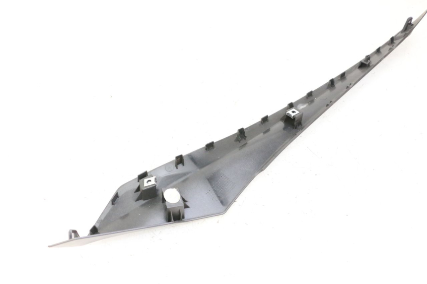 photo de SOTTOPEDANA SINISTRA YAMAHA XMAX X-MAX 125 (2021 - 2025) - Vista d'insieme del prodotto