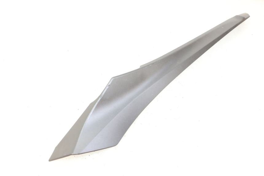 photo de SOTTOPEDANA SINISTRA YAMAHA XMAX X-MAX 125 (2021 - 2025) - Dettagli dei punti di fissaggio