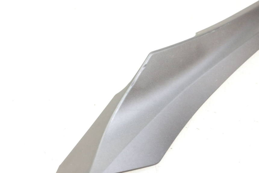 photo de SOTTOPEDANA SINISTRA YAMAHA XMAX X-MAX 125 (2021 - 2025) - Stato della superficie e materiale