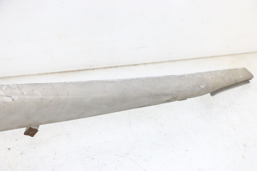 photo de SOTTOPEDANA SINISTRA YAMAHA X-MAX XMAX 250 (2006 - 2009) - Stato della superficie e materiale