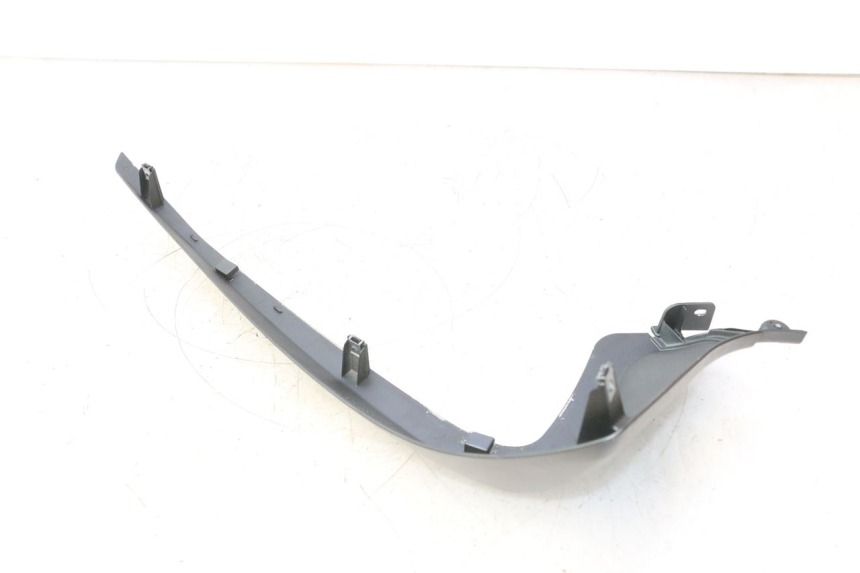 photo de SOTTOPEDANA SINISTRA YAMAHA X-MAX XMAX 125 (2010 - 2013) - Dettagli dei punti di fissaggio