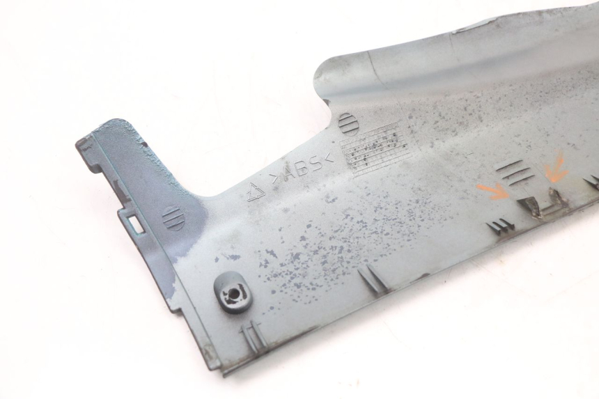 photo de Fiancata sinistra YAMAHA YP MAJESTY 125 (2002 - 2006) - Stato della superficie e materiale