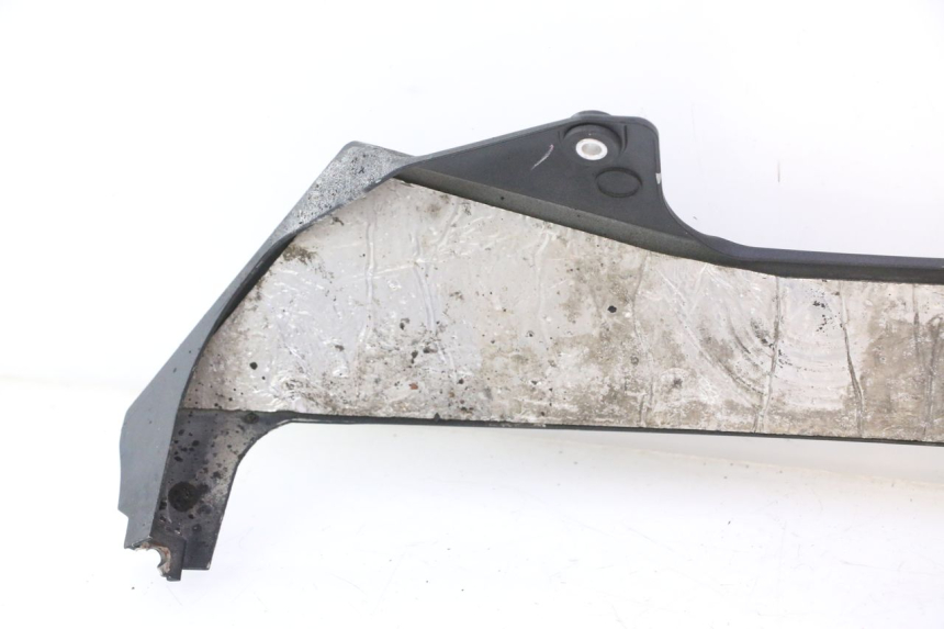photo de SOTTOPEDANA SINISTRA YAMAHA YZF R6 600 (2008 - 2009) - Stato della superficie e materiale