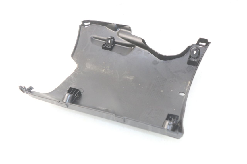 photo de FIANCHETTI INFERIORE PEUGEOT KISBEE 4T 50 (2018 - 2022) - Altra angolazione