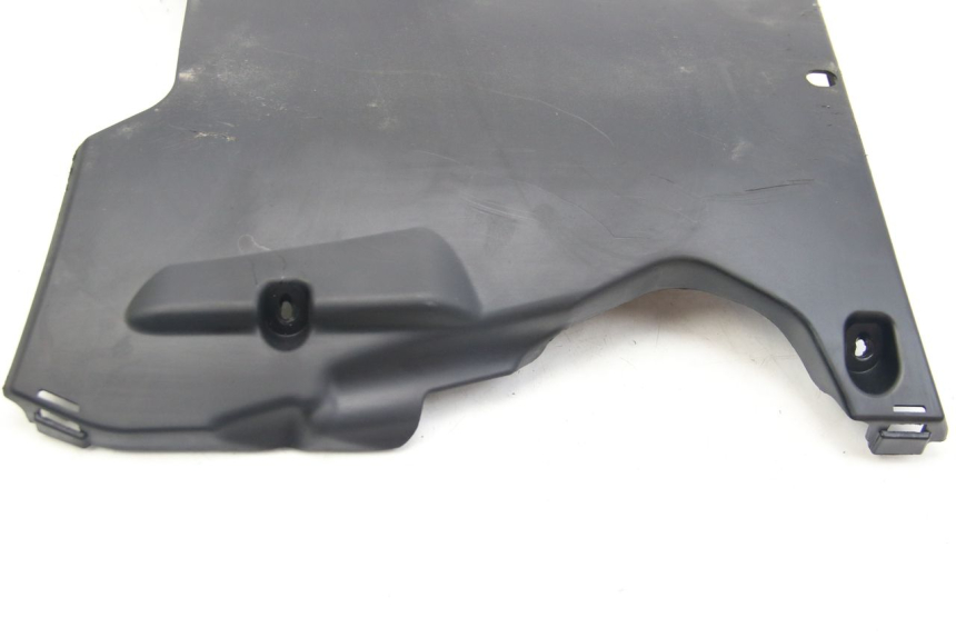 photo de FIANCHETTI INFERIORE PEUGEOT KISBEE 4T 50 (2018 - 2022) - Zoom sullo stato d'uso