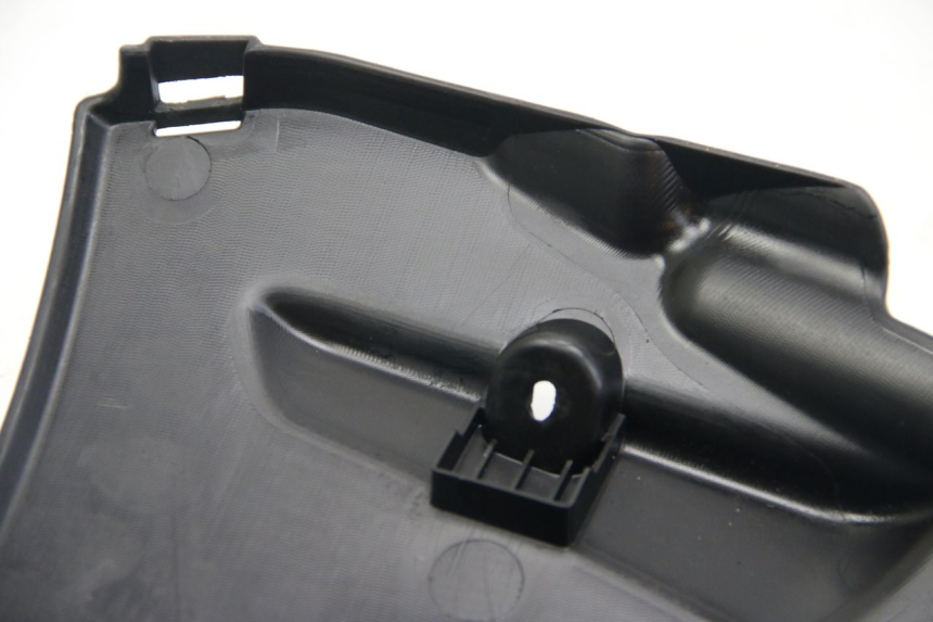 photo de FIANCHETTI INFERIORE PEUGEOT KISBEE 4T 50 (2018 - 2022) - Stato della superficie e materiale