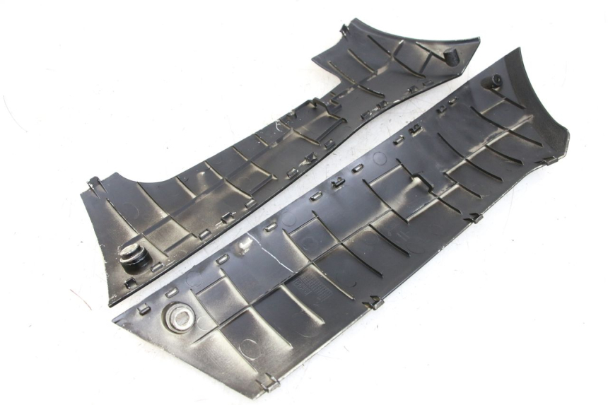 photo de FIANCHETTI INFERIORE PEUGEOT KISBEE 4T 50 (2018 - 2022) - Zoom sullo stato d'uso