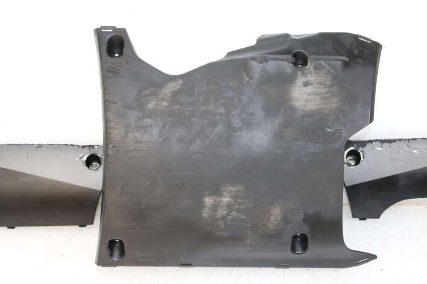 photo de FIANCHETTI INFERIORE PEUGEOT KISBEE 4T 50 (2018 - 2022) - Vista d'insieme del prodotto