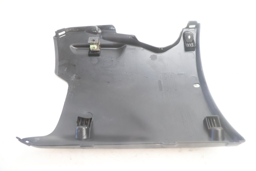 photo de FIANCHETTI INFERIORE PEUGEOT KISBEE 4T 50 (2018 - 2022) - Altra angolazione