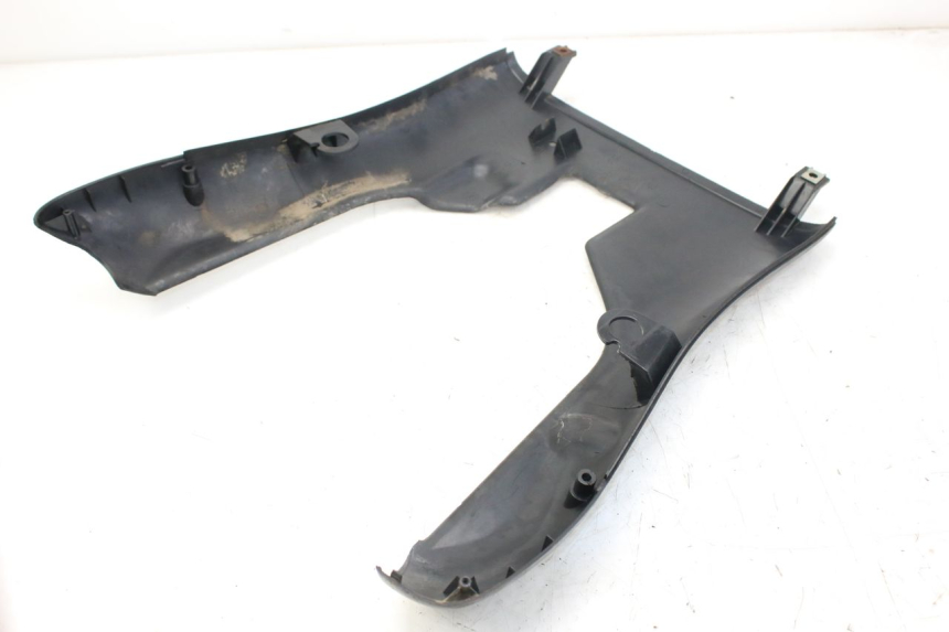 photo de SOTTOPEDANA PIAGGIO LIBERTY 4T 50 (2004 - 2008) - Dettagli dei punti di fissaggio