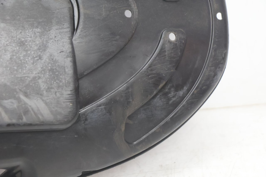 photo de SOTTOPEDANA KYMCO MOVIE S 125 (2009 - 2018) - Dettagli dei punti di fissaggio