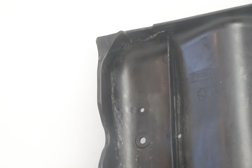 photo de SOTTOPEDANA PIAGGIO MP3 500 (2011 - 2015) - Stato della superficie e materiale