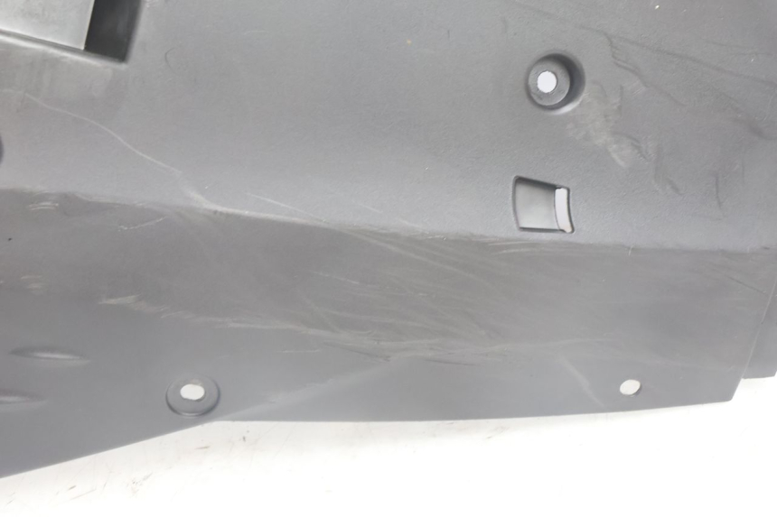 photo de SOTTOPEDANA YAMAHA N-MAX NMAX 125 (2021 - 2024) - Primo piano tecnico