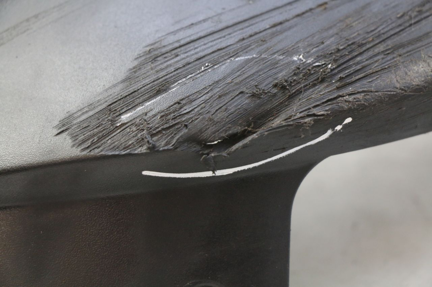 photo de FIANCHETTI INFERIORE PEUGEOT SATELIS COMPRESSOR K15 125 (2006 - 2009) - Stato della superficie e materiale