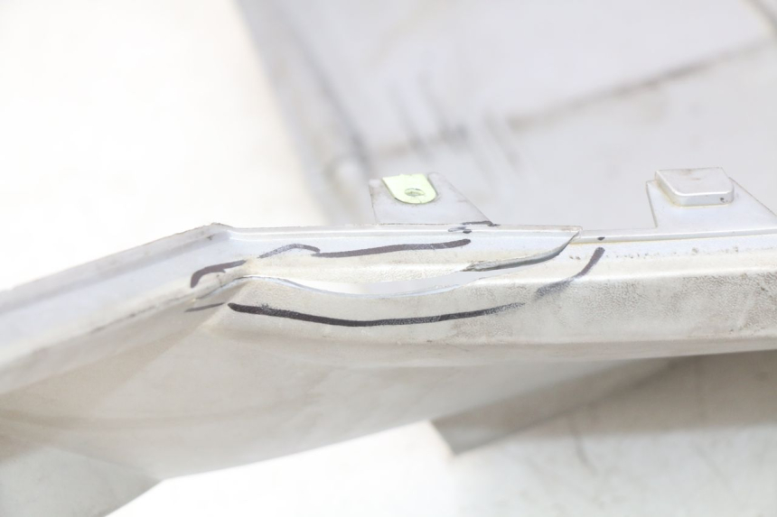 photo de FIANCHETTI INFERIORE PEUGEOT SATELIS 125 (2010 - 2012) - Dettaglio del componente