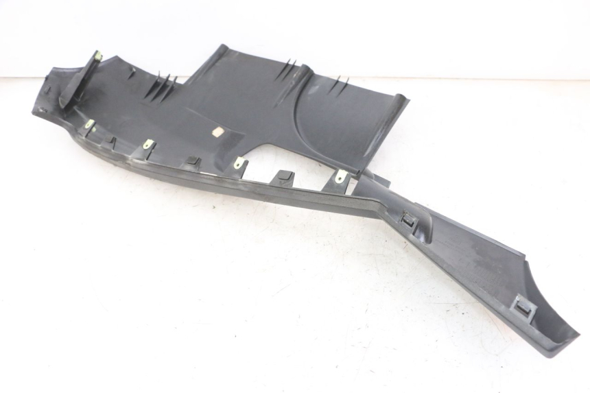 photo de SOTTOPEDANA PEUGEOT SATELIS 125 (2013 - 2018) - Zoom sullo stato d'uso