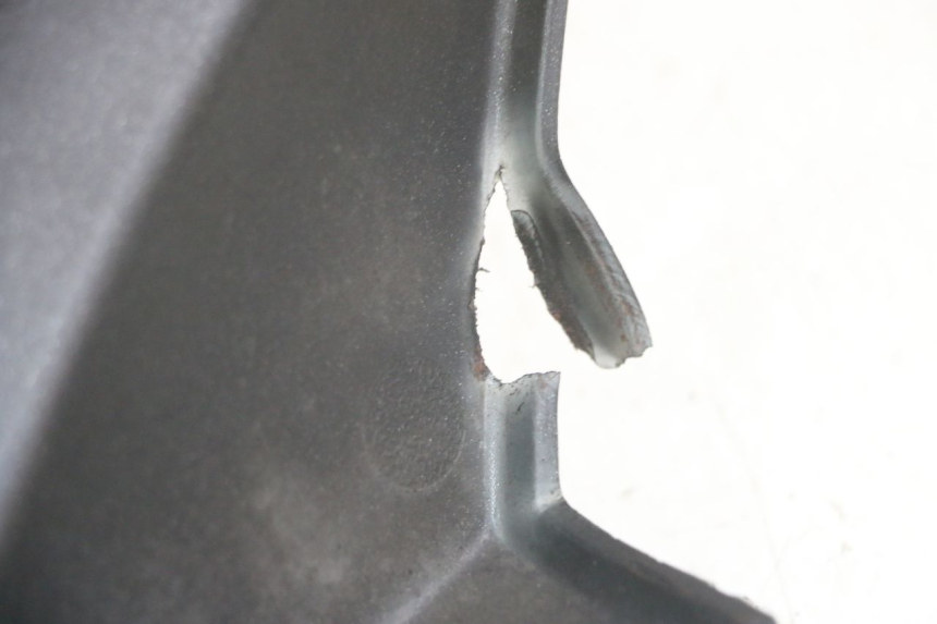 photo de SOTTOPEDANA PEUGEOT SATELIS 125 (2013 - 2018) - Zoom sullo stato d'uso