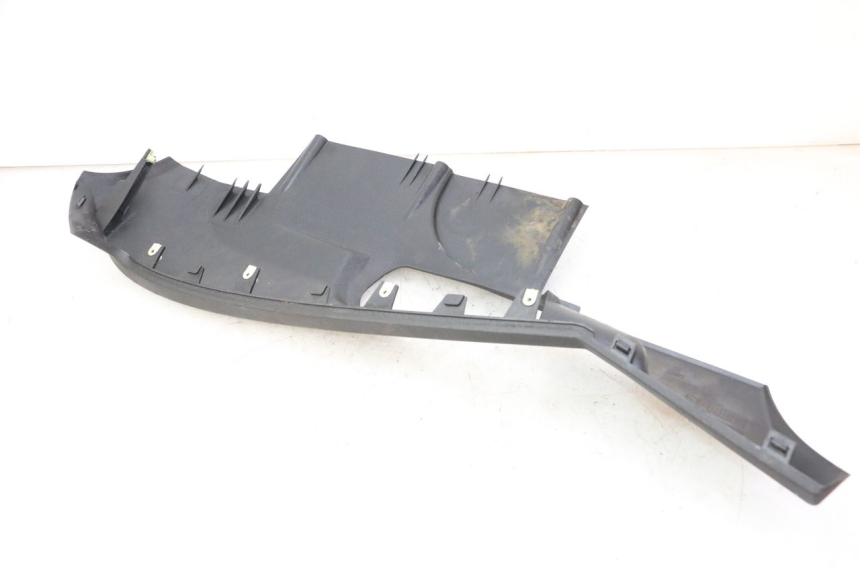 photo de SOTTOPEDANA PEUGEOT SATELIS 125 (2013 - 2018) - Zoom sullo stato d'uso