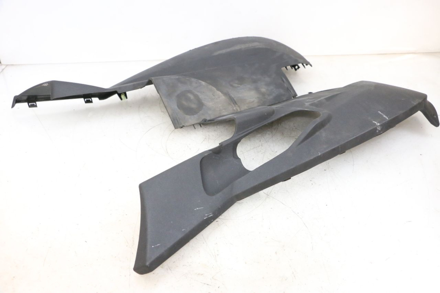 photo de SOTTOPEDANA PEUGEOT SATELIS 125 (2013 - 2018) - Zoom sullo stato d'uso