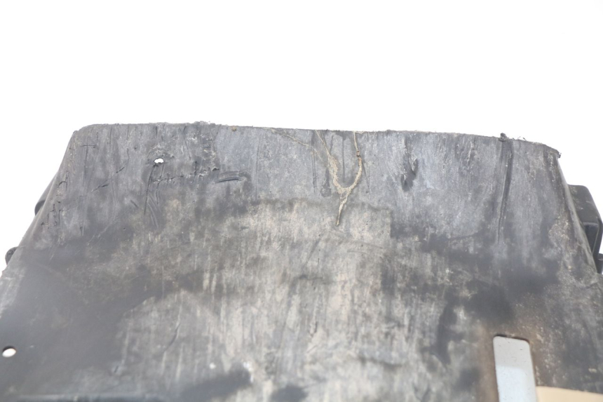 photo de Fondo di scatola HONDA SCV LEAD 100 (2003 - 2007) - Zoom sullo stato d'uso