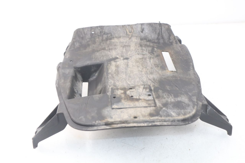 photo de Fondo di scatola HONDA SCV LEAD 100 (2003 - 2007) - Dettagli dei punti di fissaggio