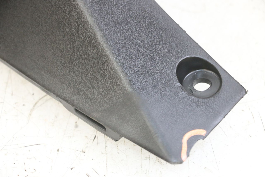 photo de SOTTOPEDANA SUZUKI BURGMAN 125 (2018 - 2021) - Stato della superficie e materiale