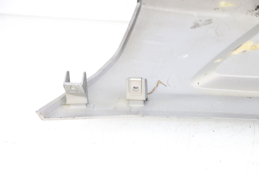 photo de SOTTOPEDANA APRILIA SXR 50 (2021 - 2023) - Stato della superficie e materiale